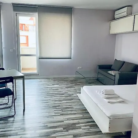 Apartament Turquoise And Magenta